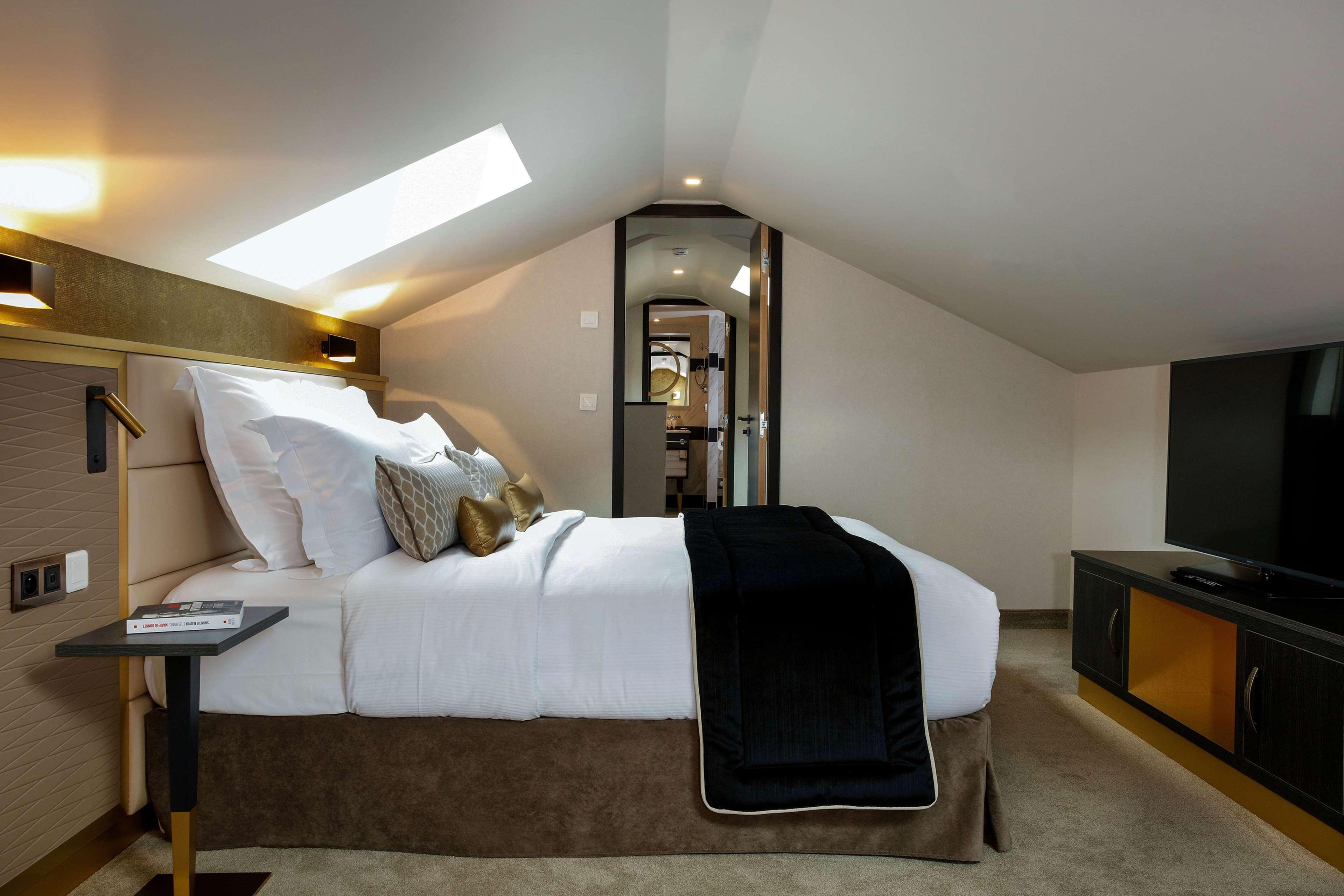 Niepce Hôtel, Curio Collection By Hilton